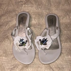Freebie; Simply Vera sandals
